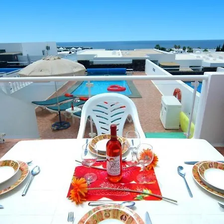 In Puerto Del Carmen Sleeps 5 Includes Swimming Pool 3 فيلة *