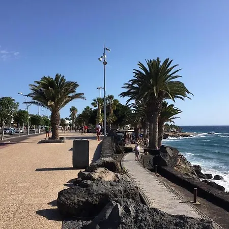 In Puerto Del Carmen Sleeps 5 Includes Swimming Pool 3 Puerto del Carmen (Lanzarote)